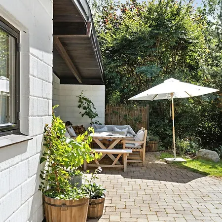 Дом отдыха Live In A 70s Oasis In The Middle Of The Forest